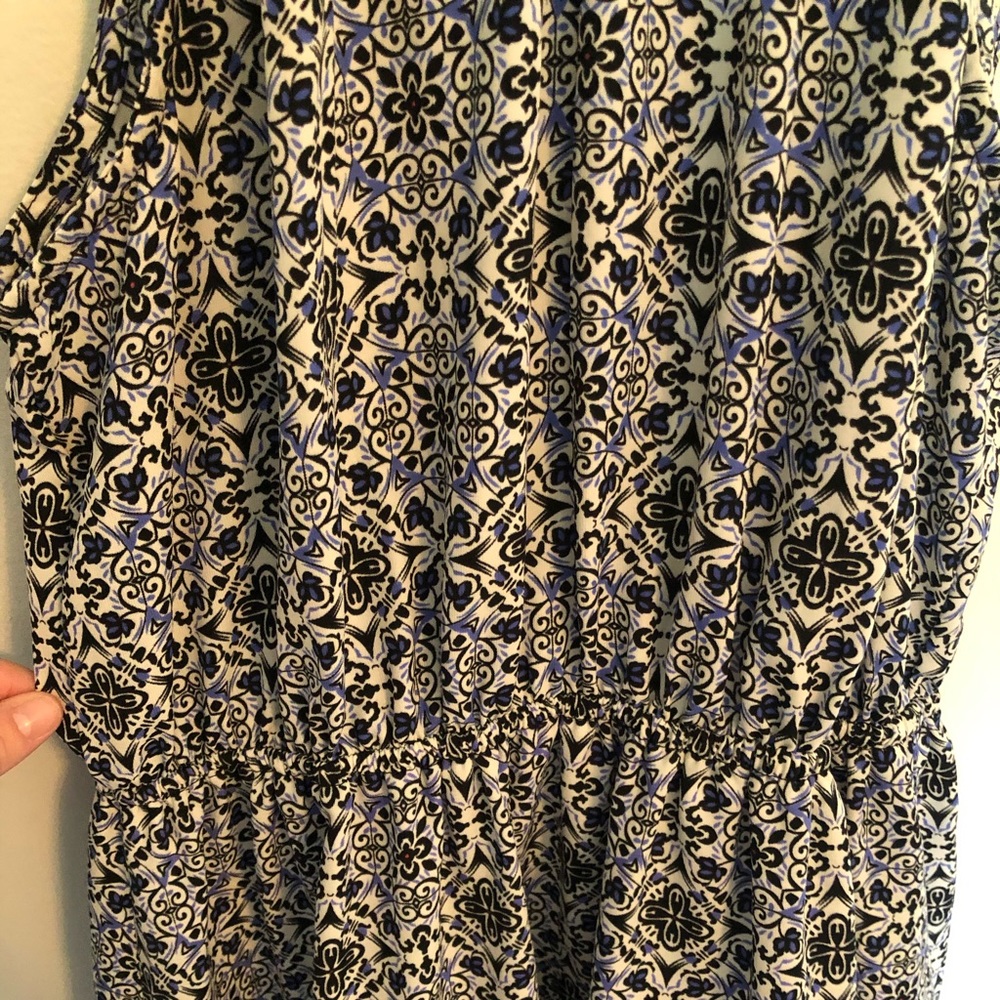 Pattern dress - Picture 3 of 10
